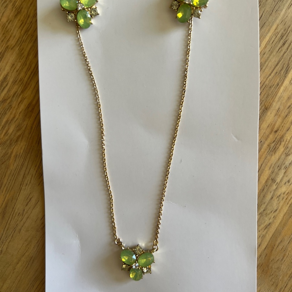 Green Floral Necklace Set